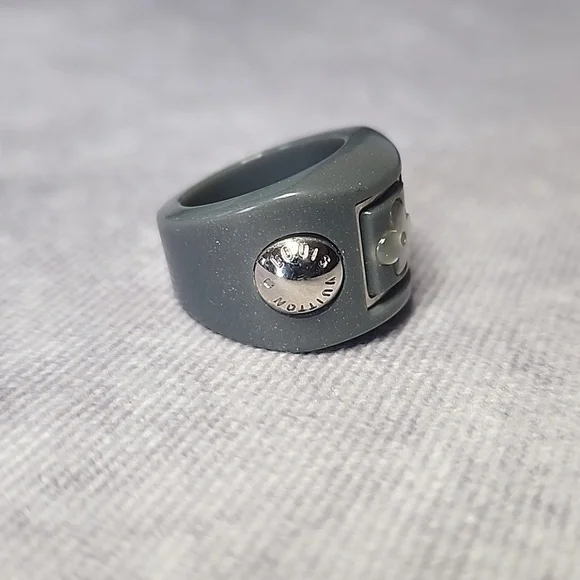 Louis Vuitton Gray Floral Glitter Sparkle Resin Silver Plastic Ring Sz.S/5-6 - Picture 3 of 9